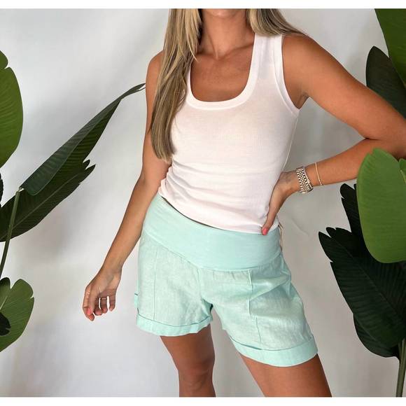 FRESH LAUNDRY Pants - NEW FRESH LAUNDRY foldover linen short in mint